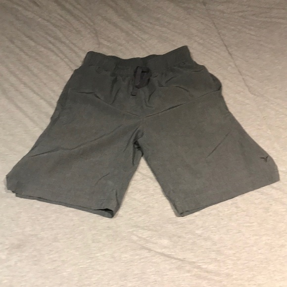 Old navy active shorts - Picture 1 of 3